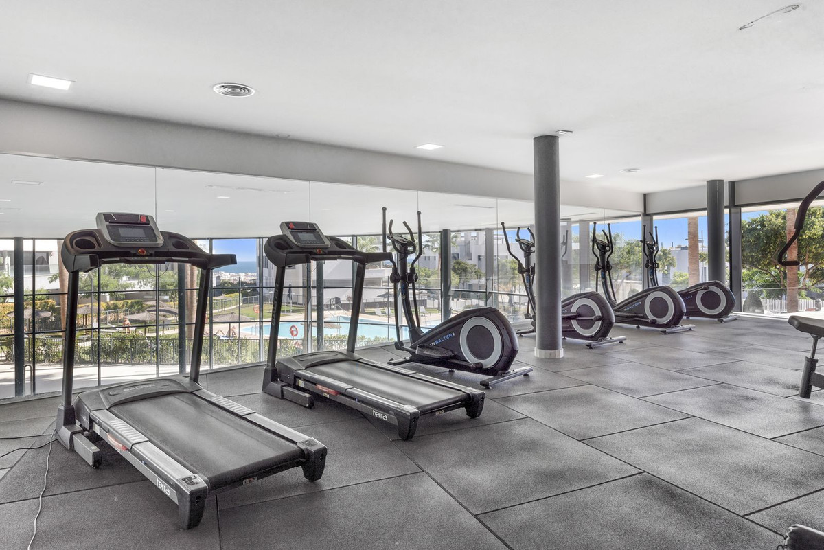 Appartement te koop in Estepona | 4 slaapkamers H5529979