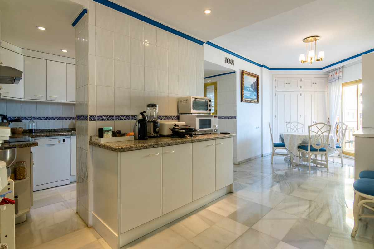 Appartement te koop in Fuengirola | 4 slaapkamers H3547834