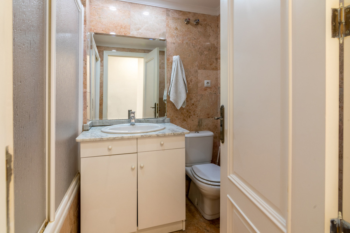 Appartement te koop in Fuengirola | 4 slaapkamers H3547834