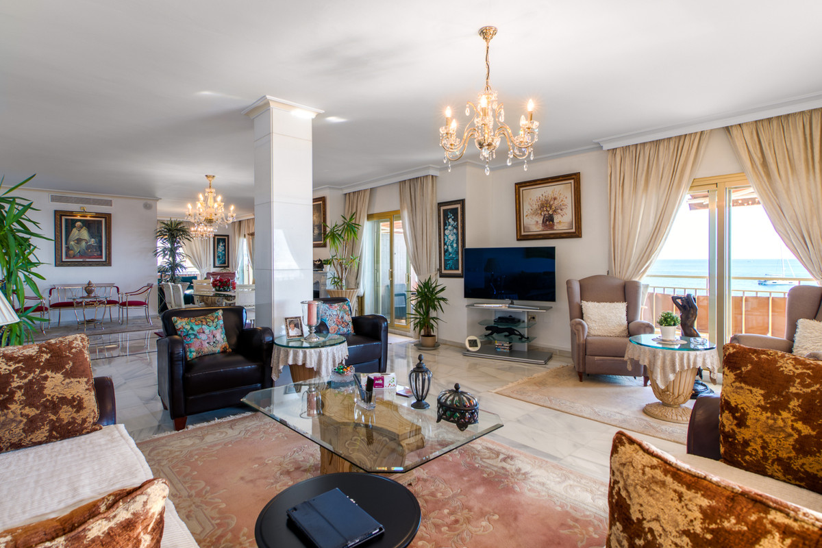 Appartement te koop in Fuengirola | 4 slaapkamers H3547834