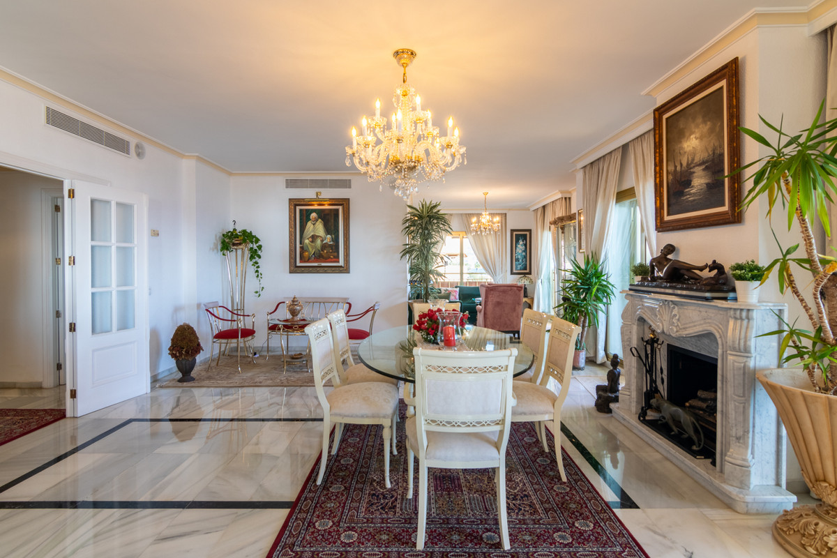 Appartement te koop in Fuengirola | 4 slaapkamers H3547834
