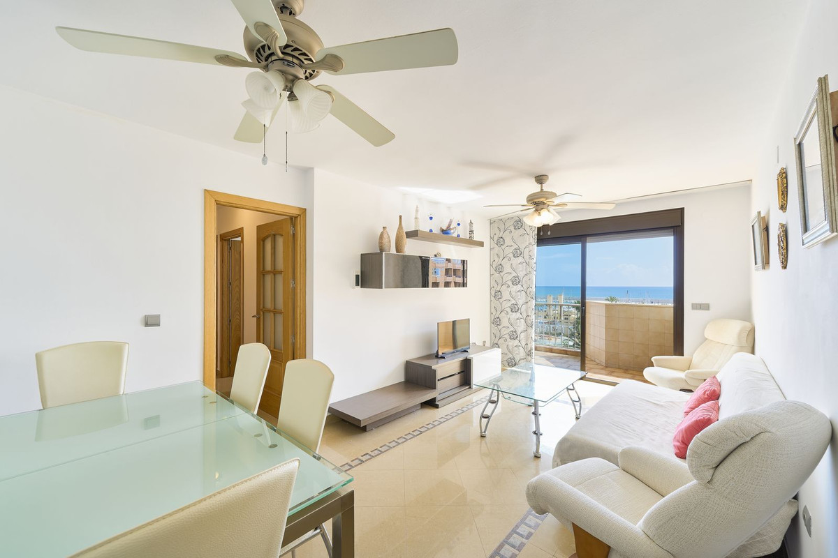 Appartement te koop in Fuengirola | 2 slaapkamers H5023303