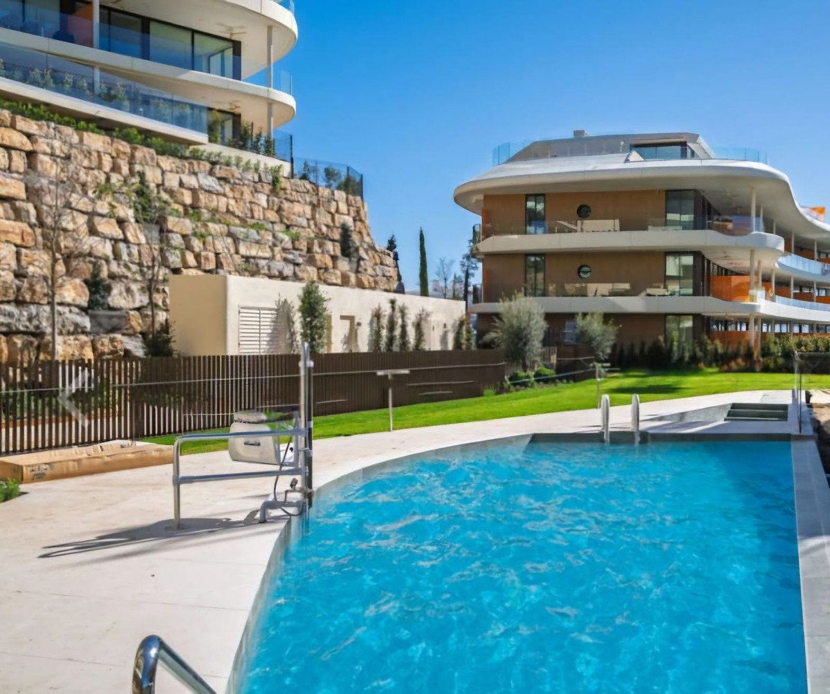Appartement te koop in Fuengirola | 2 slaapkamers H5025847