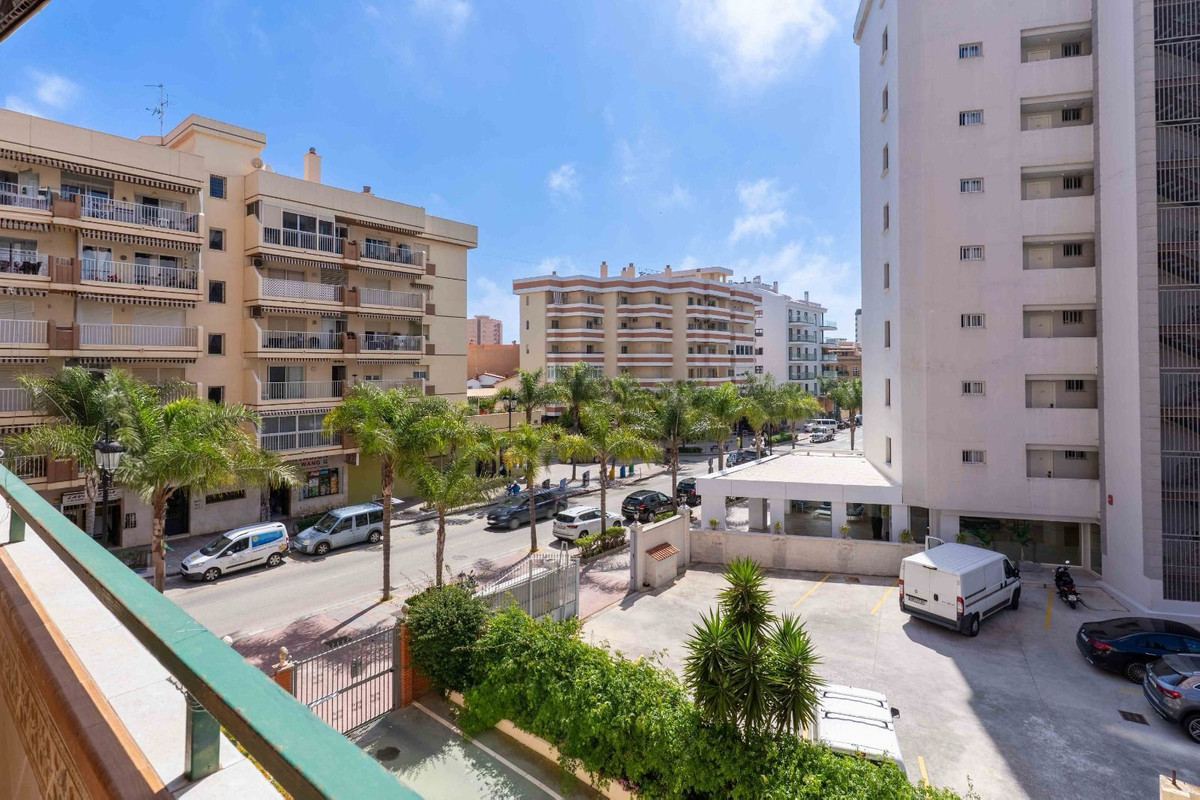 Apartment for sale in Fuengirola | 3 bedrooms H5114485