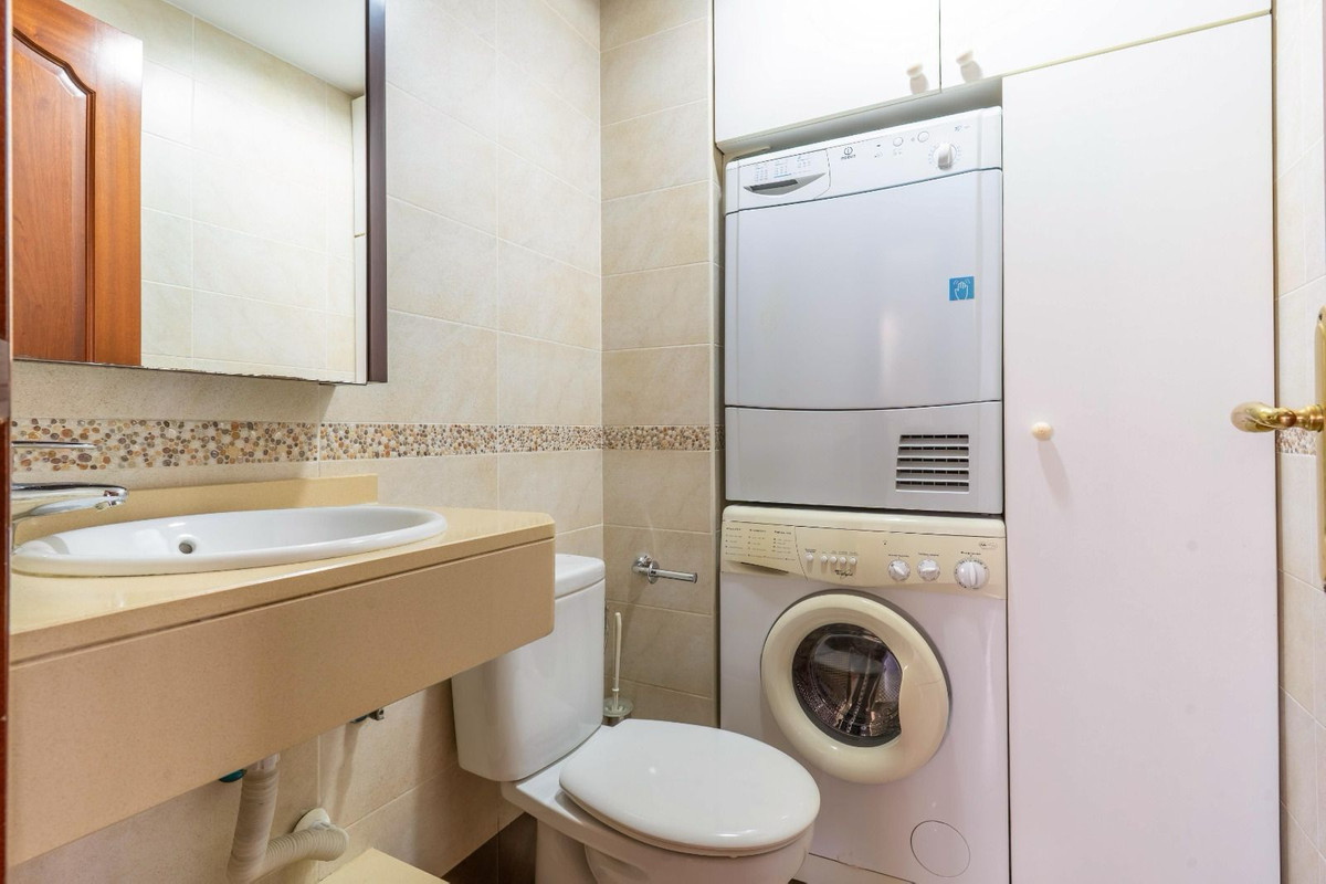 Apartment for sale in Fuengirola | 3 bedrooms H5114485