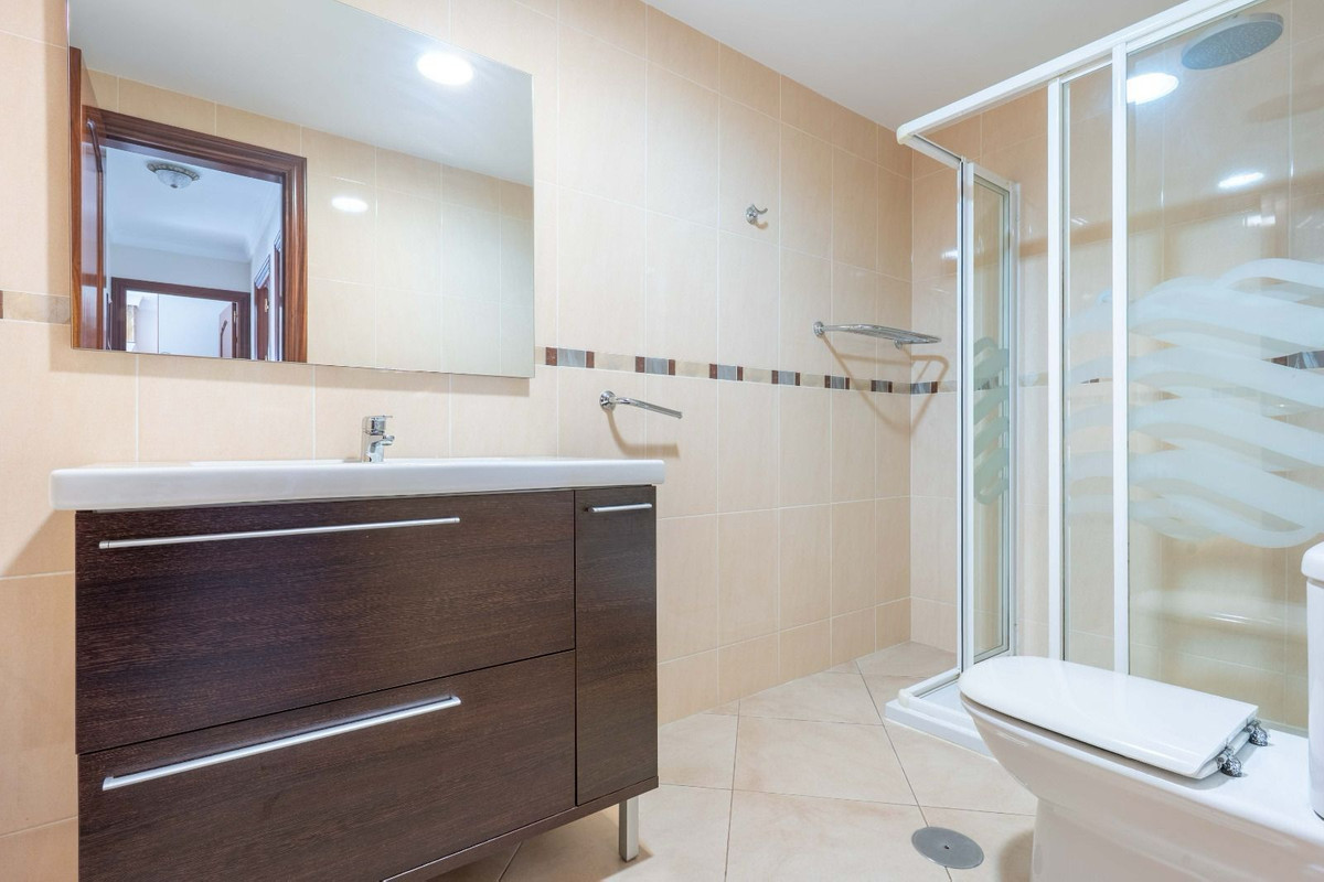 Apartment for sale in Fuengirola | 3 bedrooms H5114485