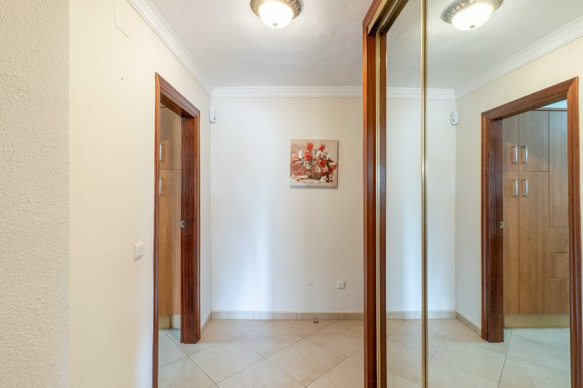 Apartment for sale in Fuengirola | 3 bedrooms H5114485