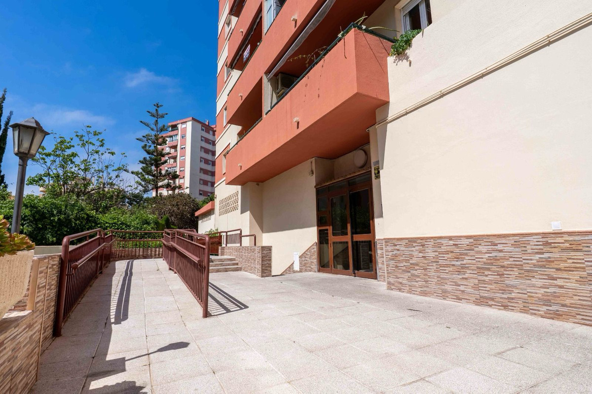 Apartment for sale in Fuengirola | 3 bedrooms H5114485