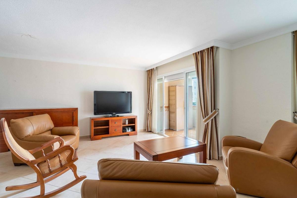 Apartment for sale in Fuengirola | 3 bedrooms H5114485