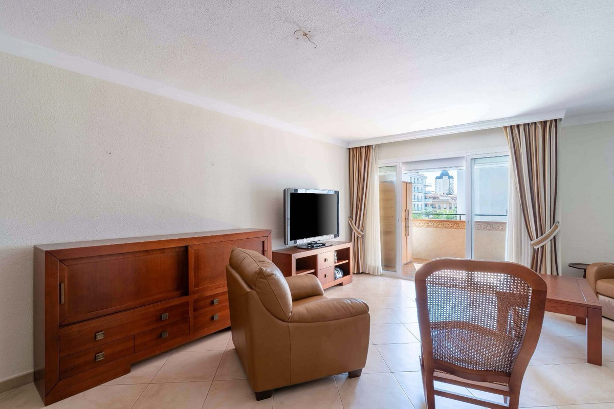 Apartment for sale in Fuengirola | 3 bedrooms H5114485