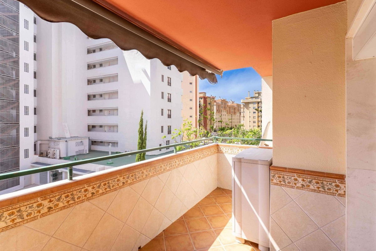 Apartment for sale in Fuengirola | 3 bedrooms H5114485