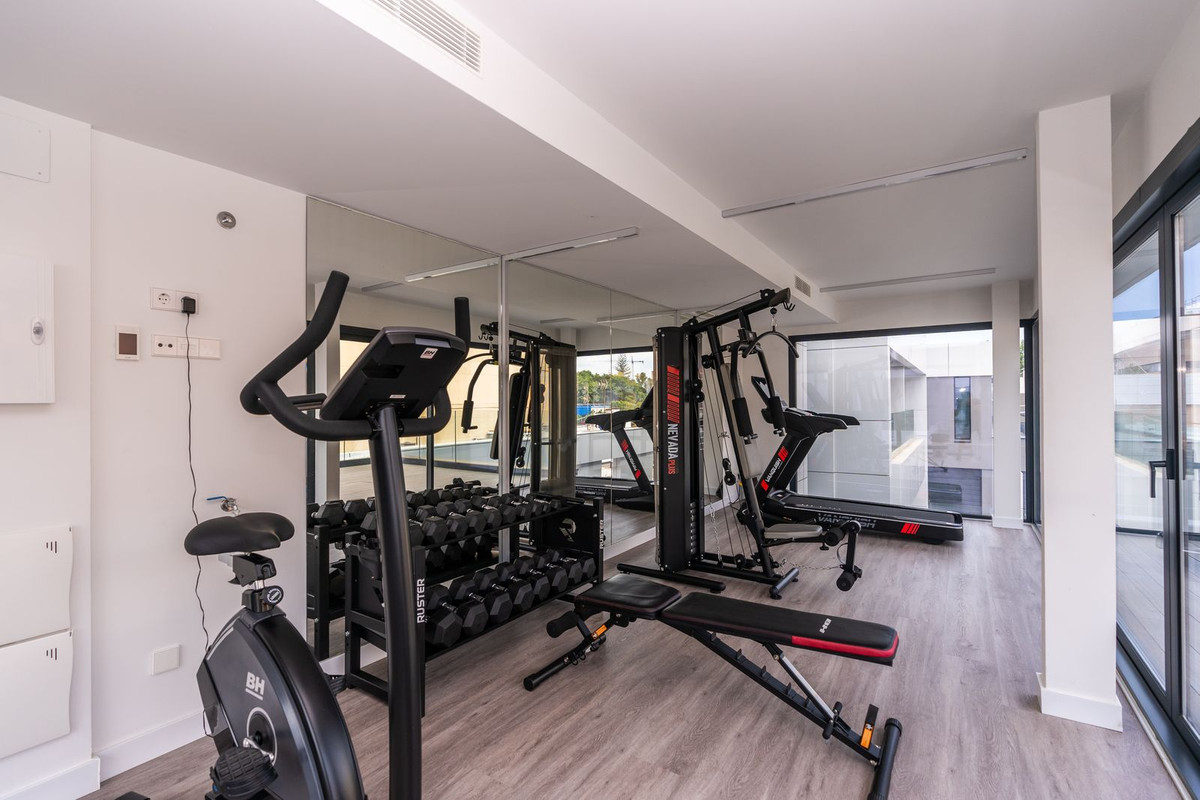Apartment for sale in Fuengirola | 2 bedrooms H5114494