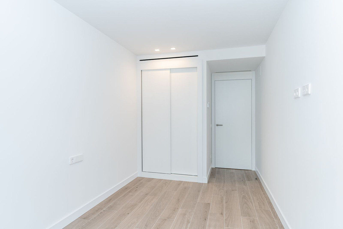 Apartment for sale in Fuengirola | 2 bedrooms H5114494
