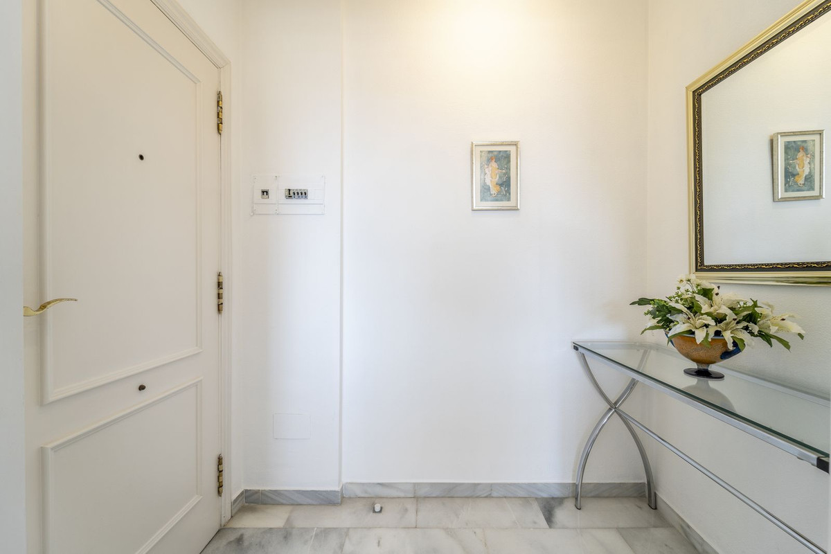 Apartment for sale in Fuengirola | 2 bedrooms H5130985