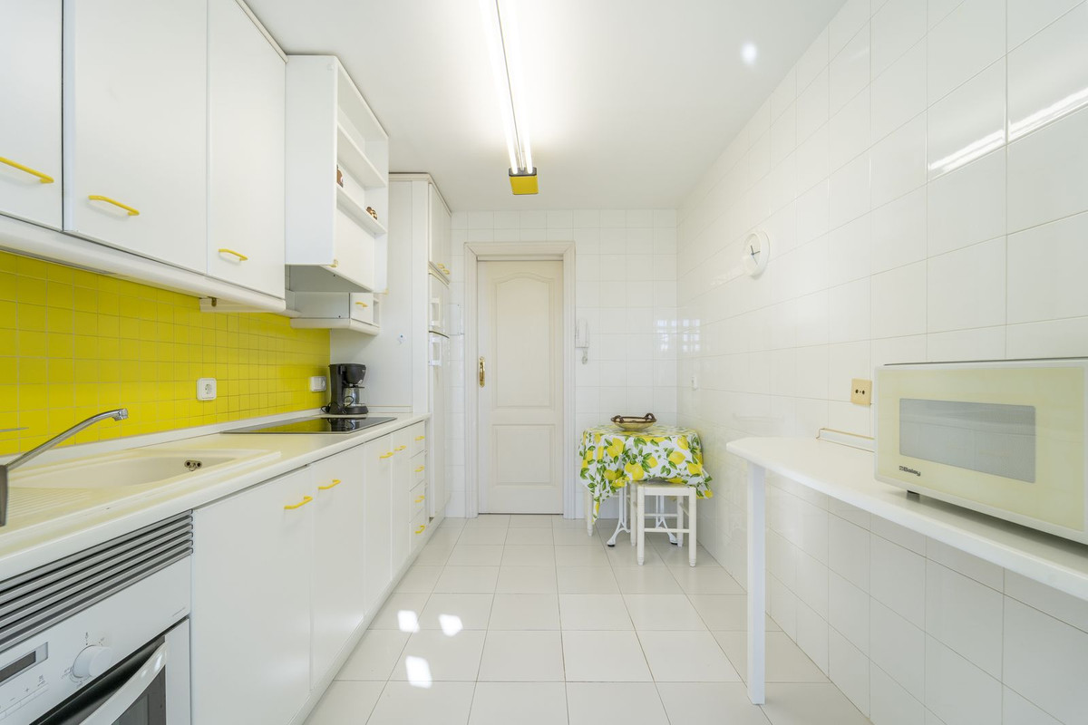 Apartment for sale in Fuengirola | 2 bedrooms H5130985