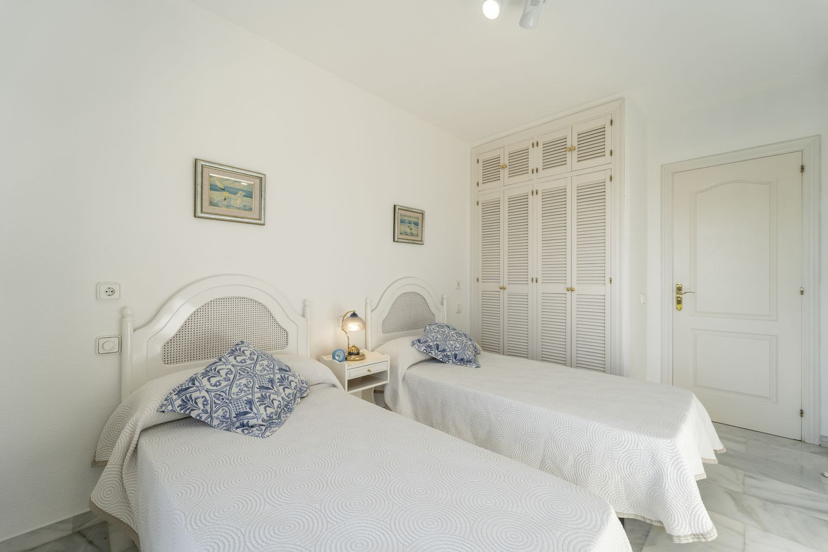 Apartment for sale in Fuengirola | 2 bedrooms H5130985