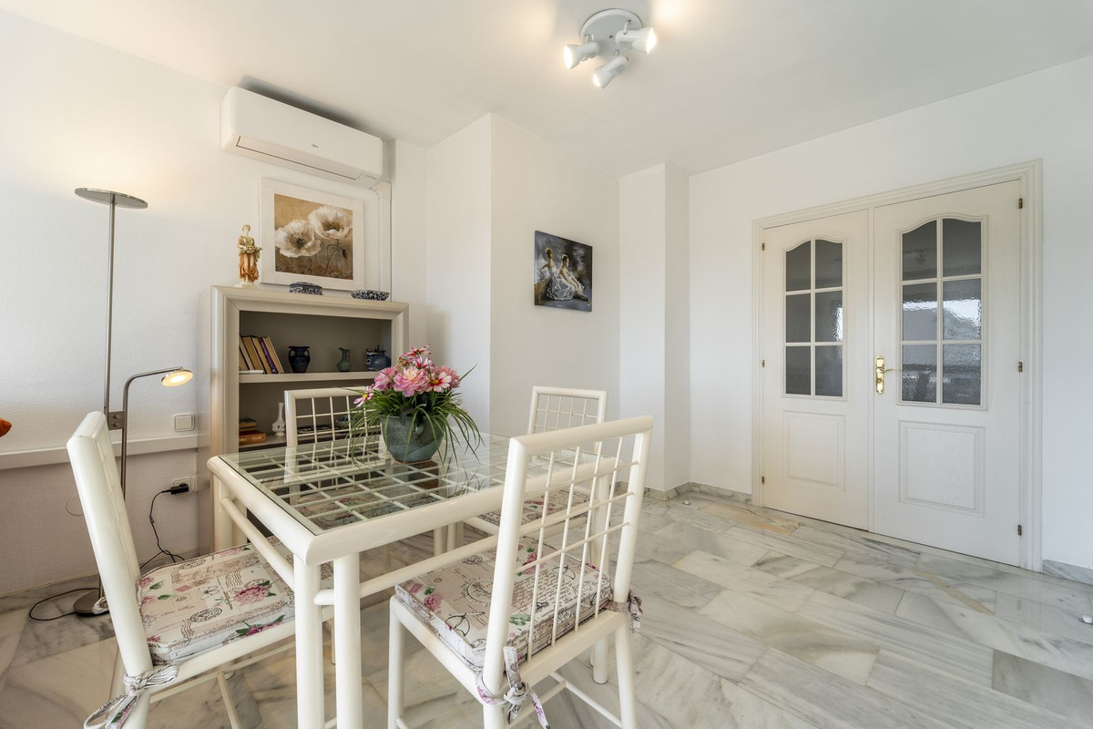 Apartment for sale in Fuengirola | 2 bedrooms H5130985