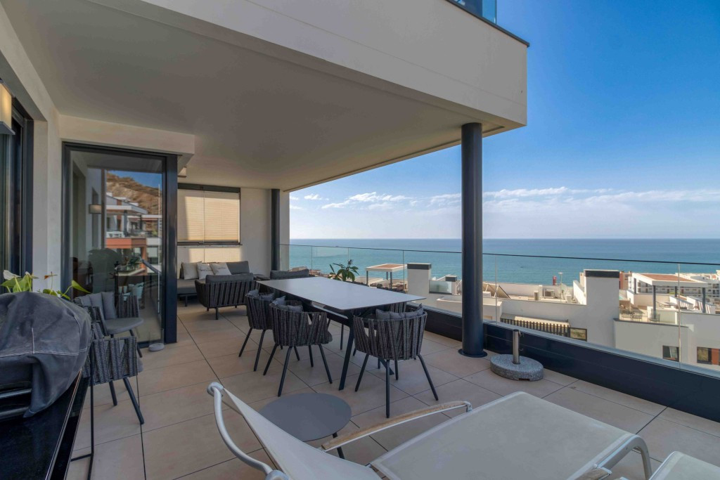 Apartment for sale in Fuengirola | 4 bedrooms H5131078