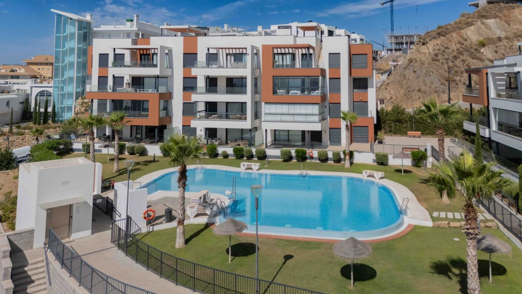 Apartment for sale in Fuengirola | 4 bedrooms H5131078