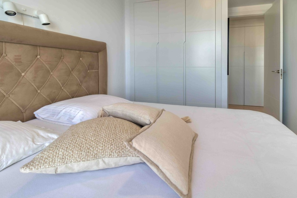 Apartment for sale in Fuengirola | 4 bedrooms H5131078