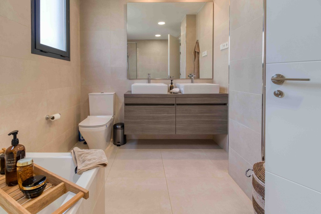 Apartment for sale in Fuengirola | 4 bedrooms H5131078