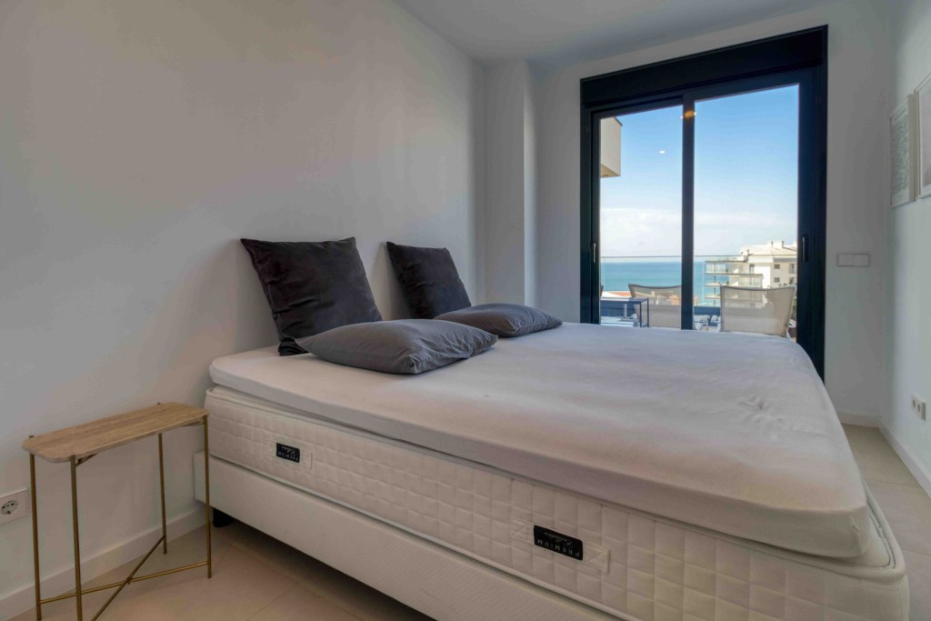 Apartment for sale in Fuengirola | 4 bedrooms H5131078