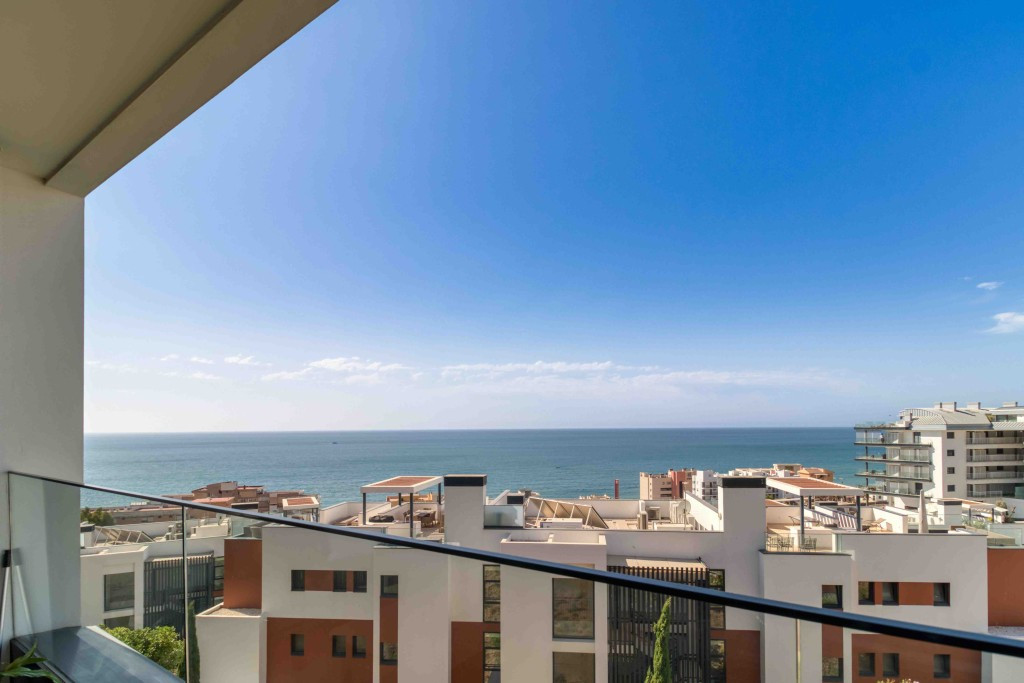 Apartment for sale in Fuengirola | 4 bedrooms H5131078