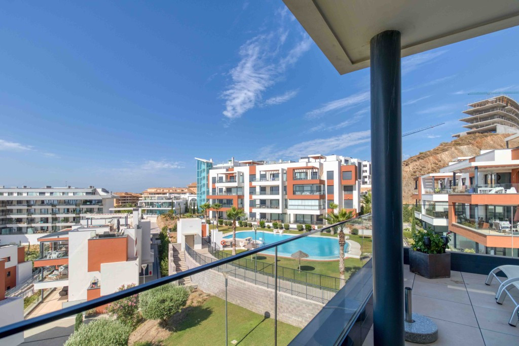 Apartment for sale in Fuengirola | 4 bedrooms H5131078