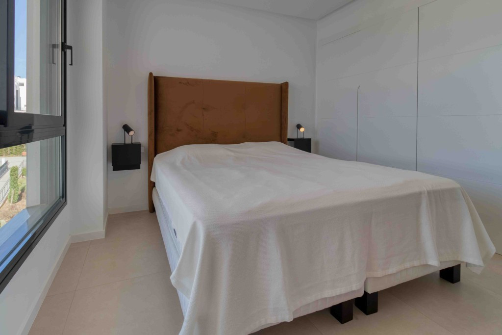 Apartment for sale in Fuengirola | 4 bedrooms H5131078