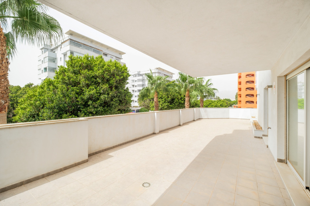 Appartement te koop in Fuengirola | 4 slaapkamers H5146972