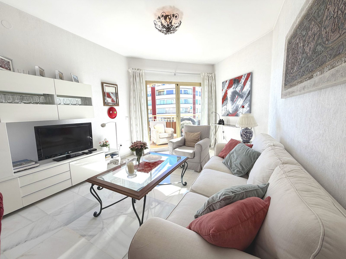 Appartement te koop in Fuengirola | 2 slaapkamers H5234377