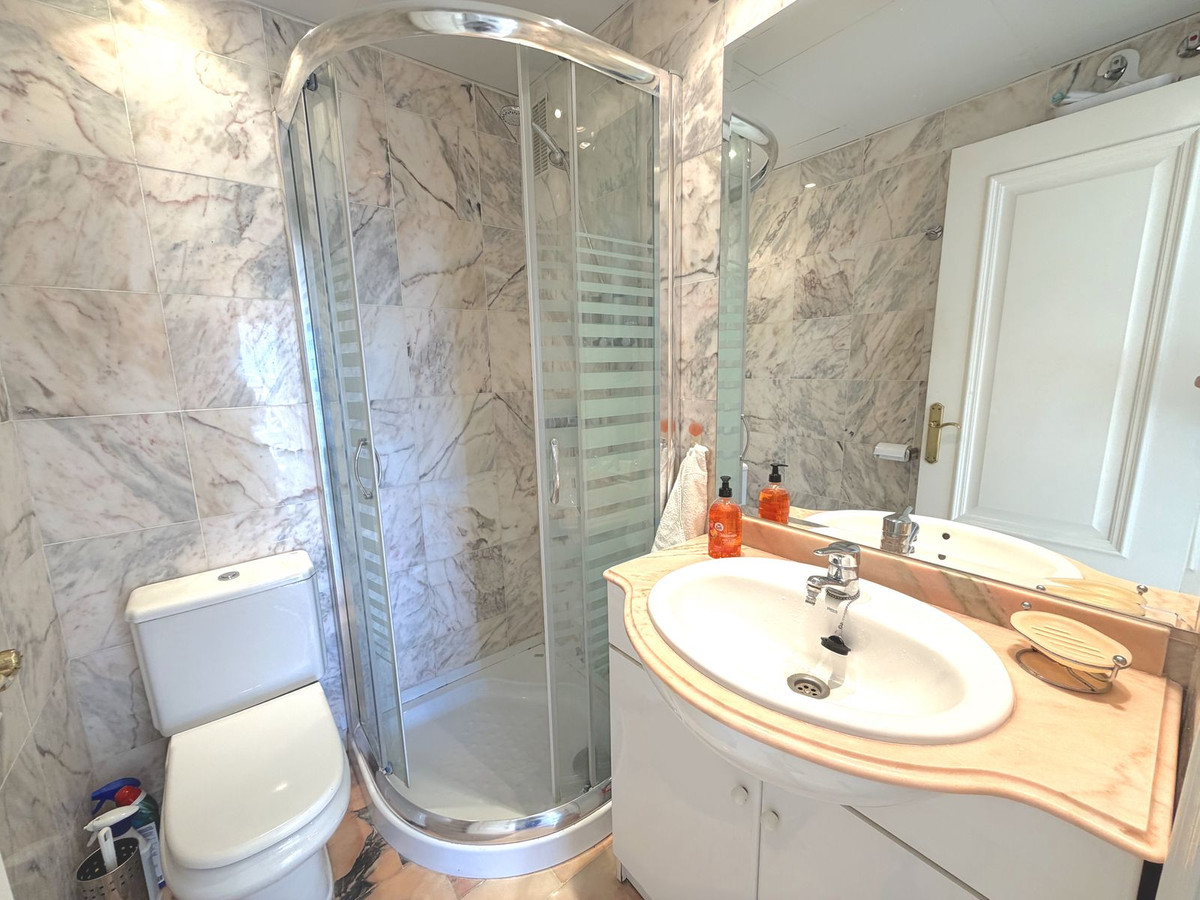 Appartement te koop in Fuengirola | 2 slaapkamers H5234377