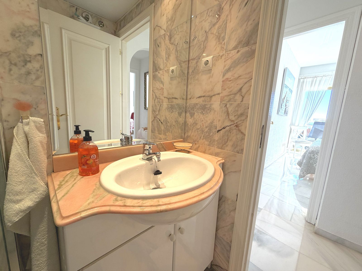 Appartement te koop in Fuengirola | 2 slaapkamers H5234377