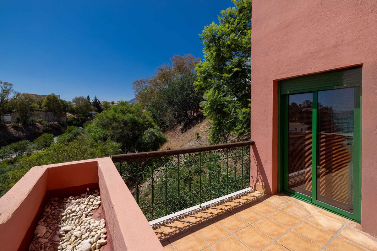 Appartement te koop in Fuengirola | 4 slaapkamers H5286964