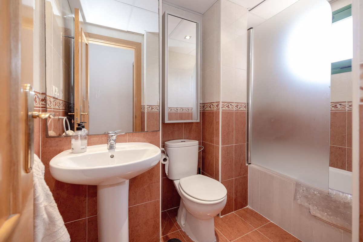 Appartement te koop in Fuengirola | 4 slaapkamers H5286964