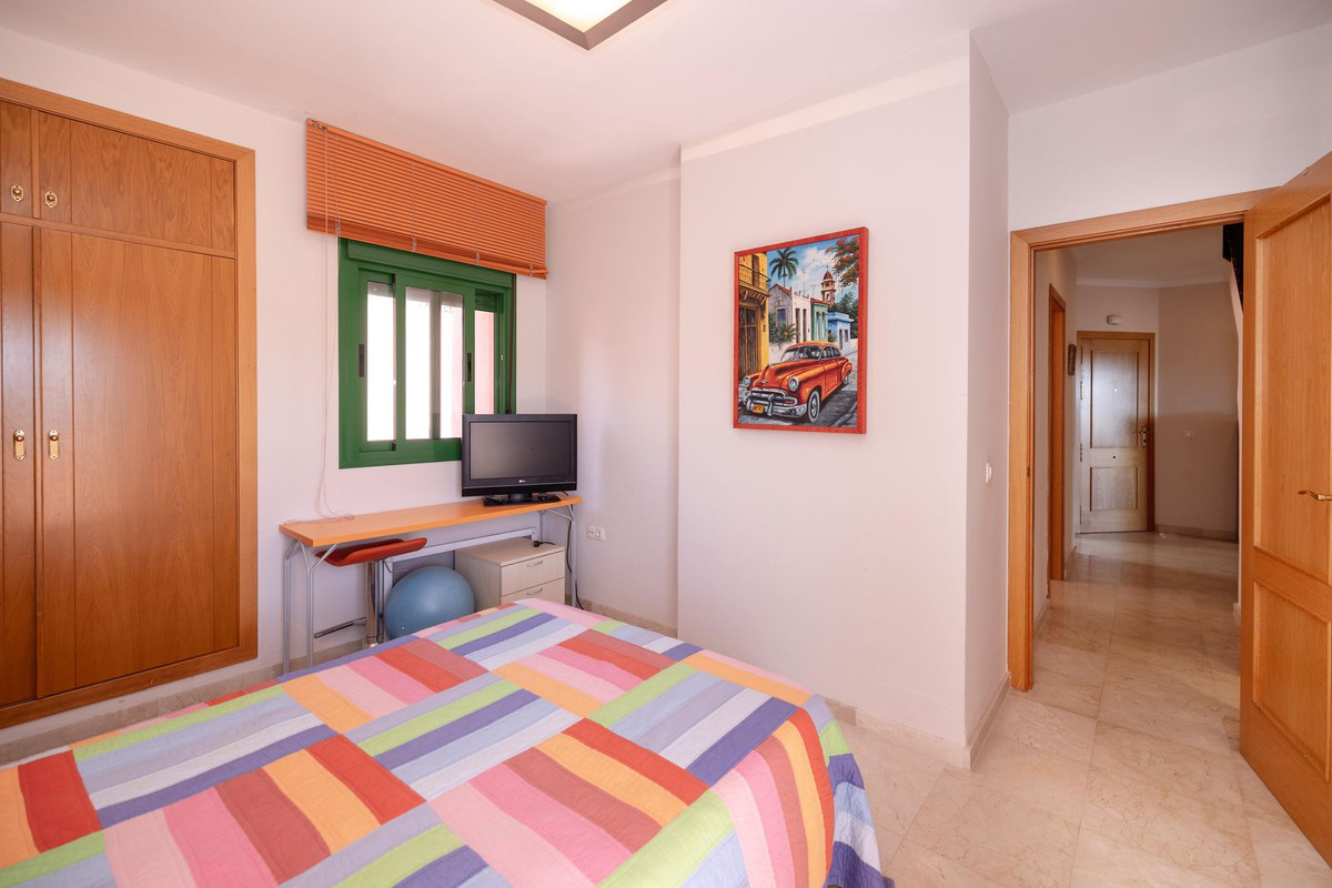 Appartement te koop in Fuengirola | 4 slaapkamers H5286964