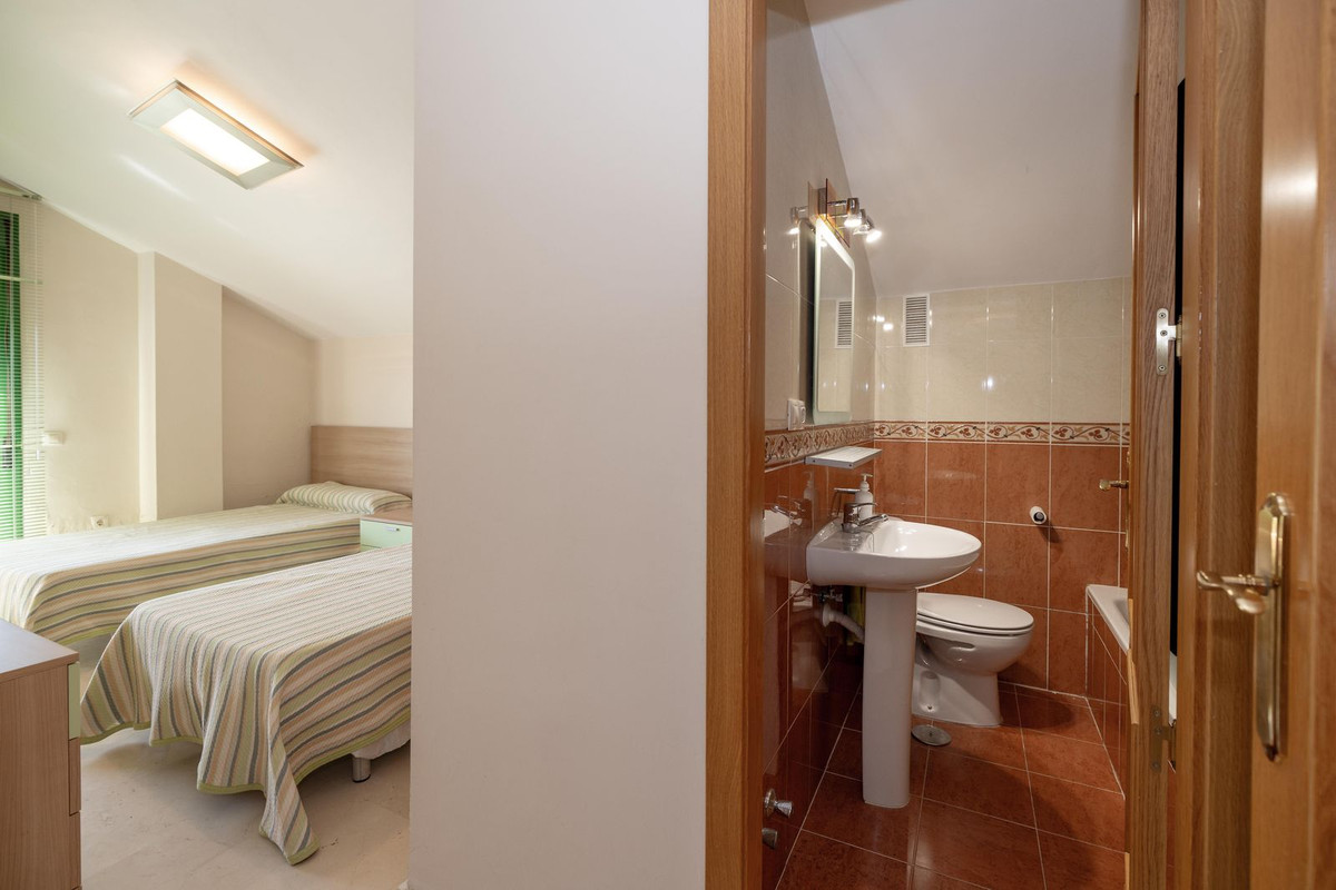 Appartement te koop in Fuengirola | 4 slaapkamers H5286964