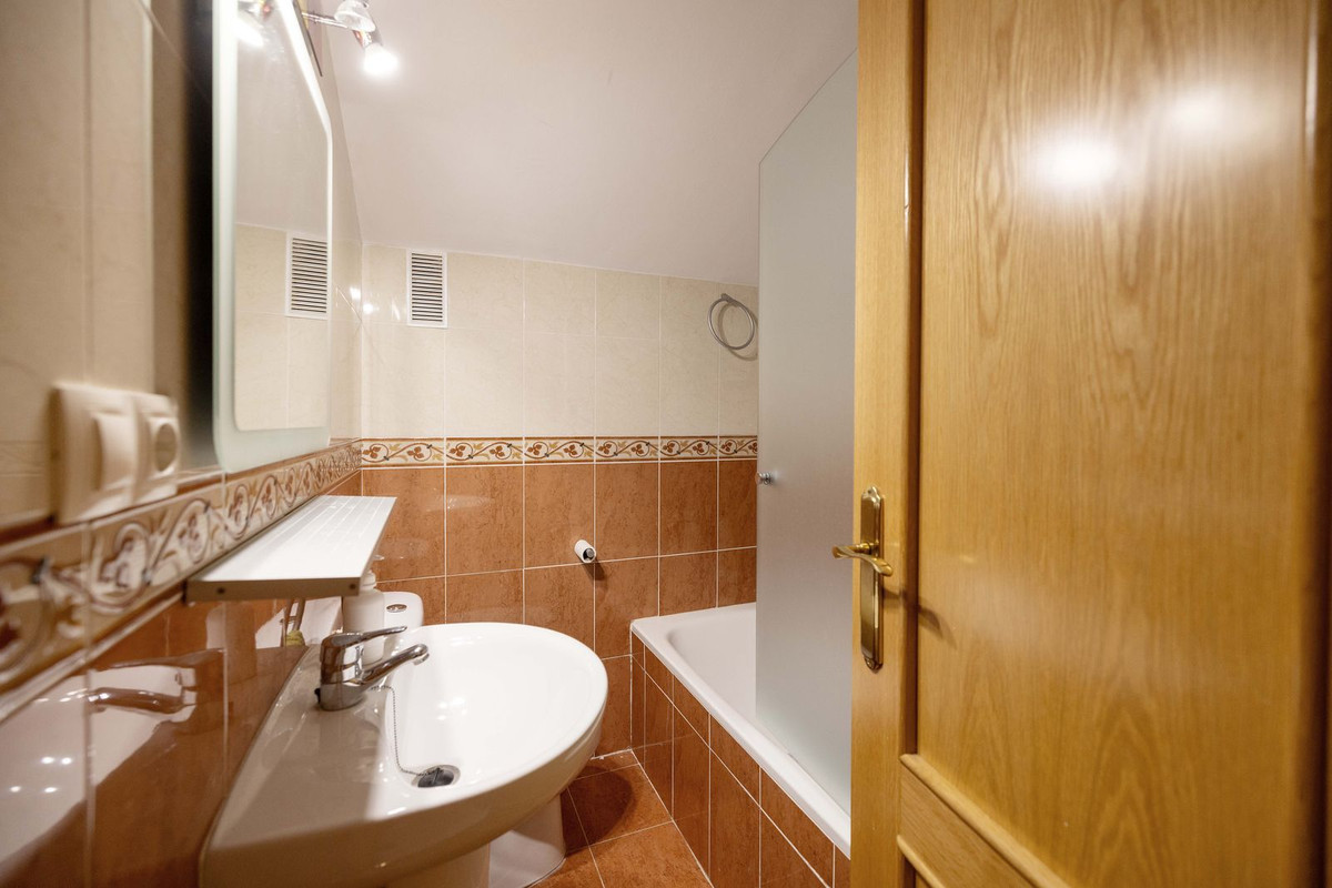 Appartement te koop in Fuengirola | 4 slaapkamers H5286964