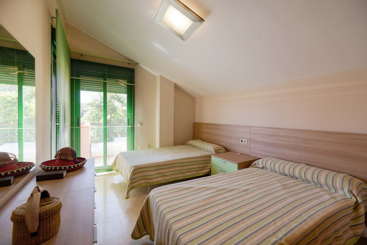 Appartement te koop in Fuengirola | 4 slaapkamers H5286964