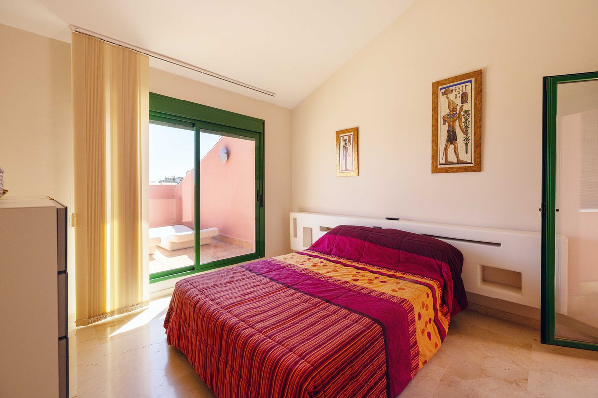Appartement te koop in Fuengirola | 4 slaapkamers H5286964