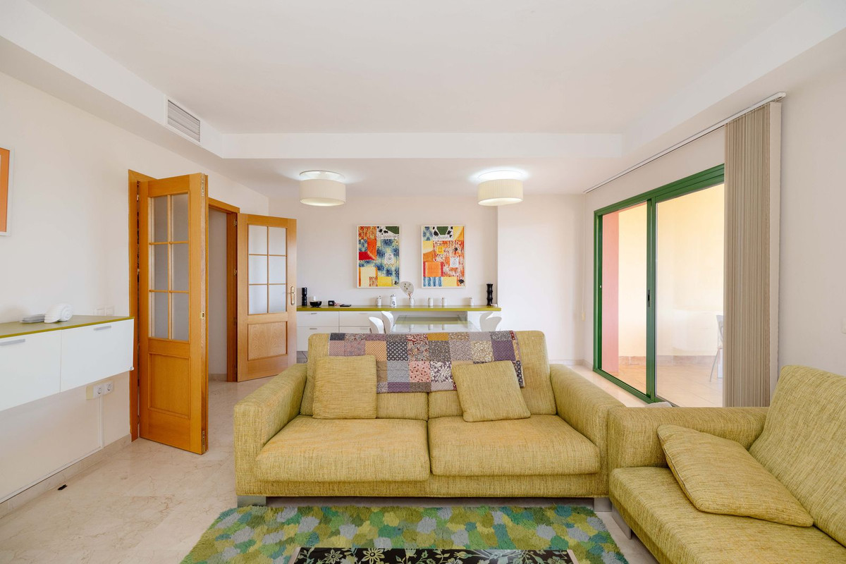 Appartement te koop in Fuengirola | 4 slaapkamers H5286964