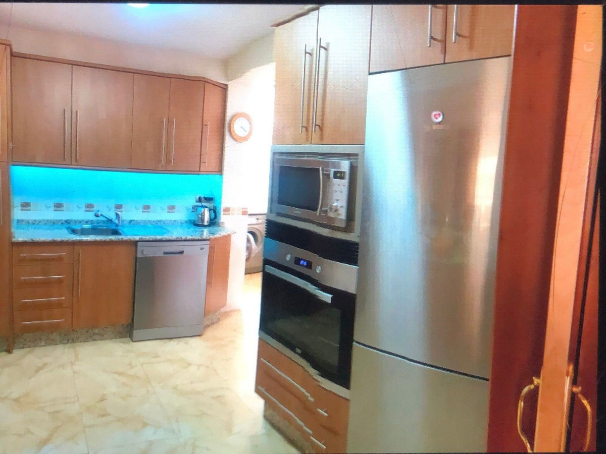 Appartement te koop in Fuengirola | 2 slaapkamers H5295718