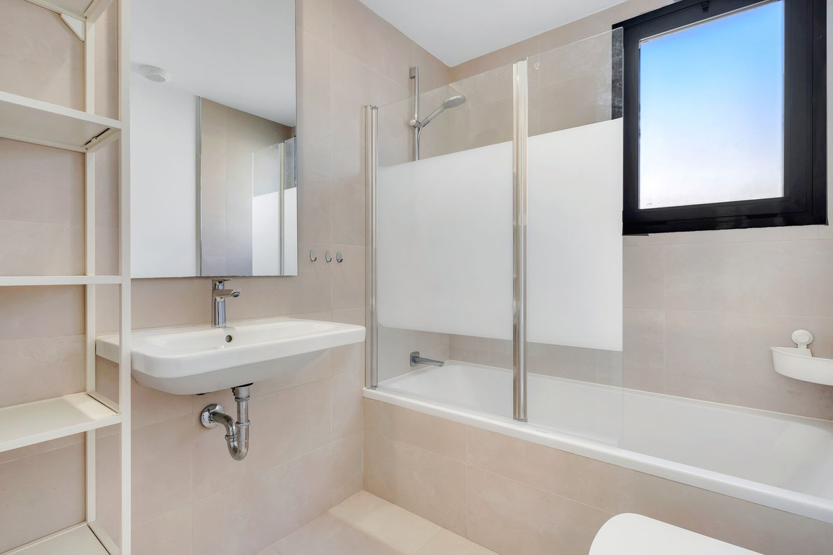 Appartement te koop in Fuengirola | 4 slaapkamers H5320015