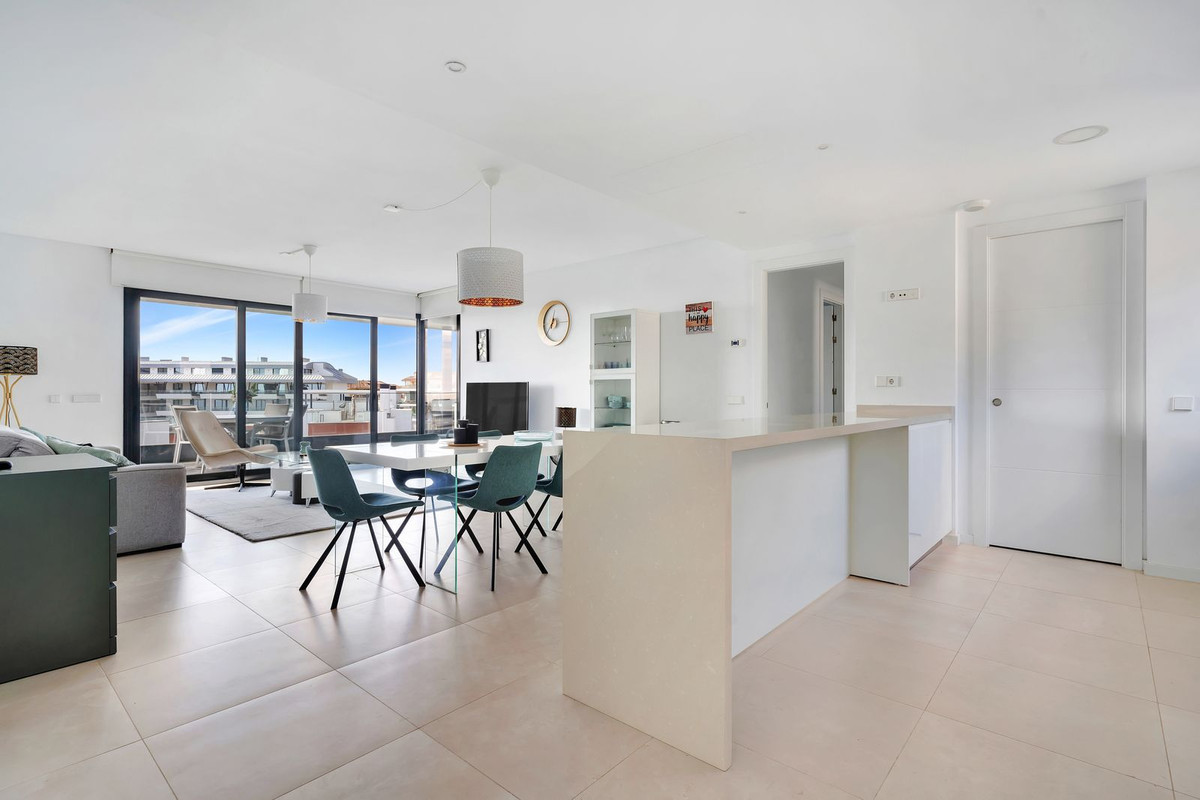 Appartement te koop in Fuengirola | 4 slaapkamers H5320015