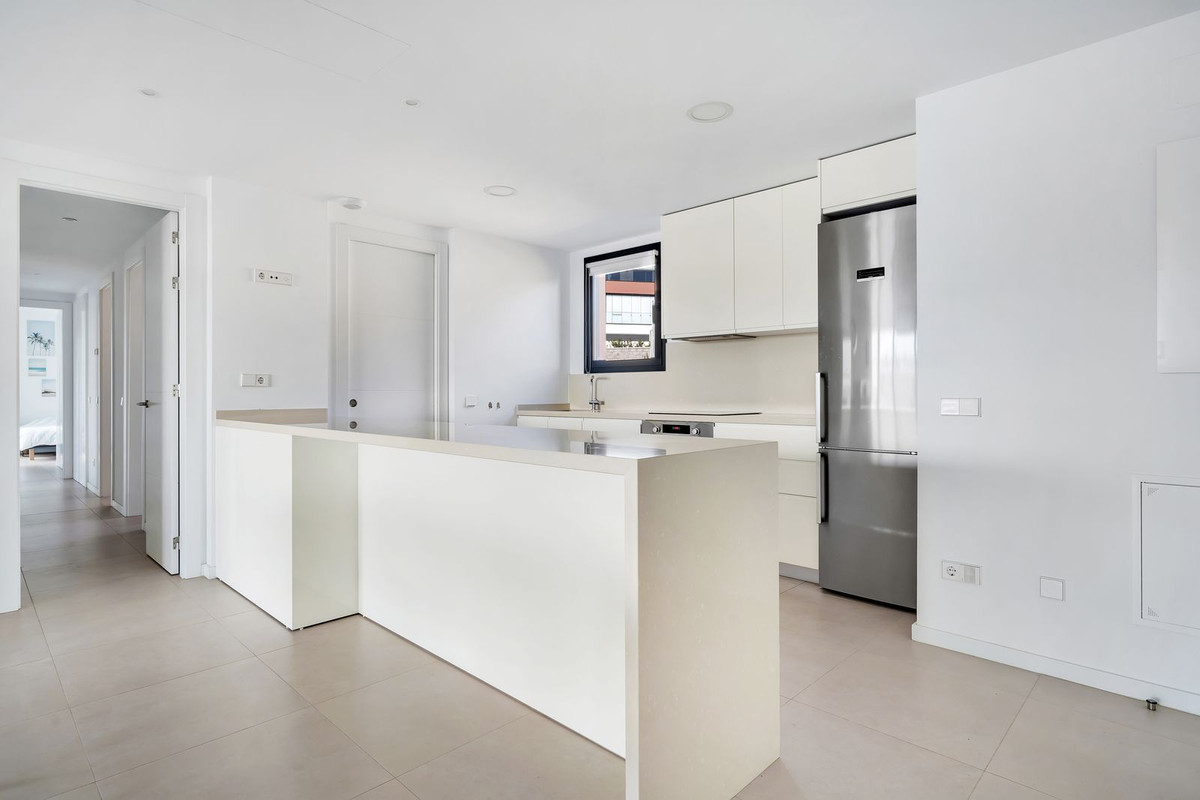 Appartement te koop in Fuengirola | 4 slaapkamers H5320015