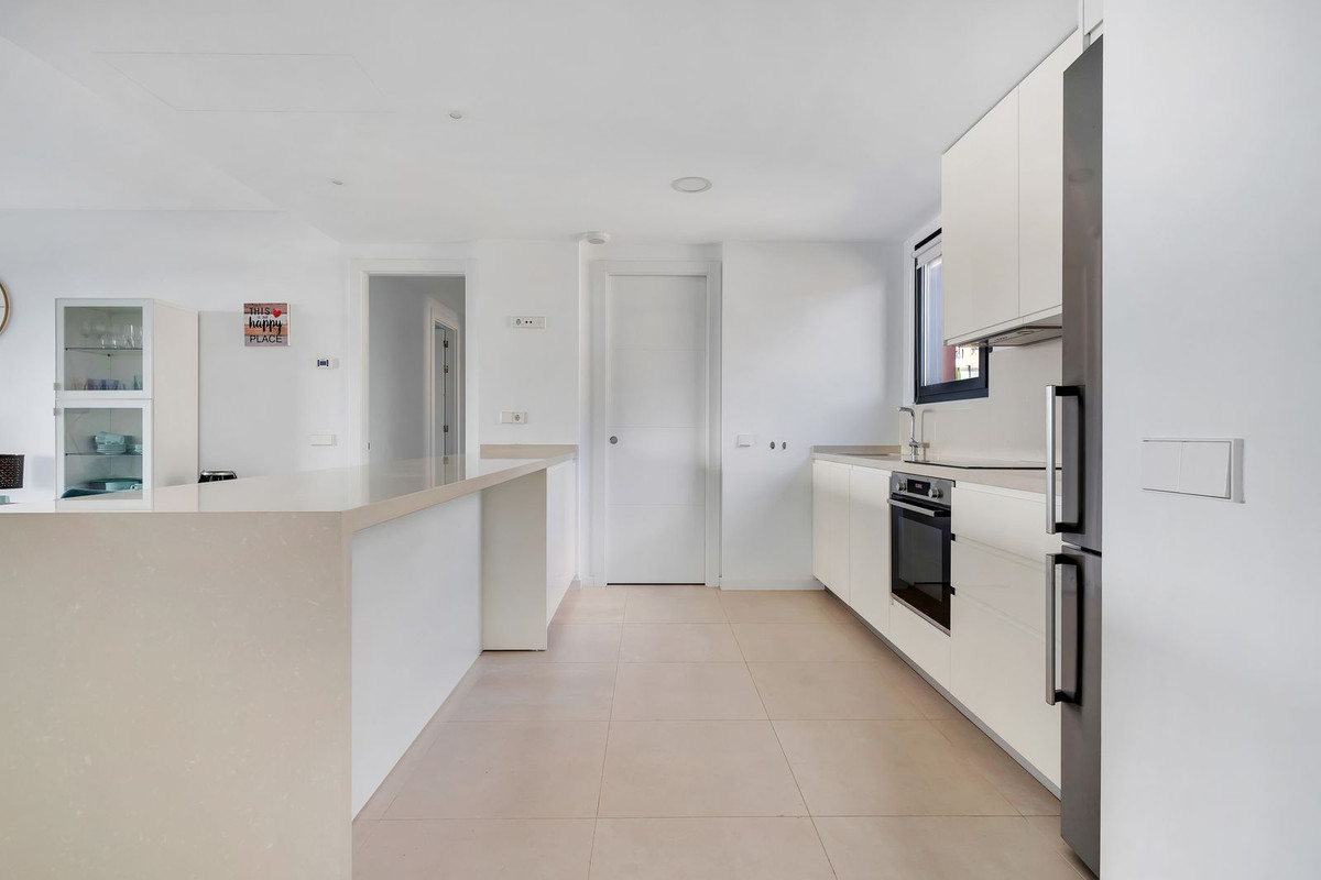 Appartement te koop in Fuengirola | 4 slaapkamers H5320015