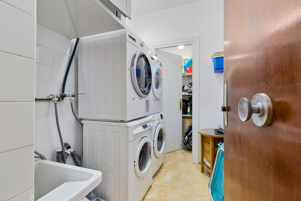 Appartement te koop in Fuengirola | 2 slaapkamers H5324455