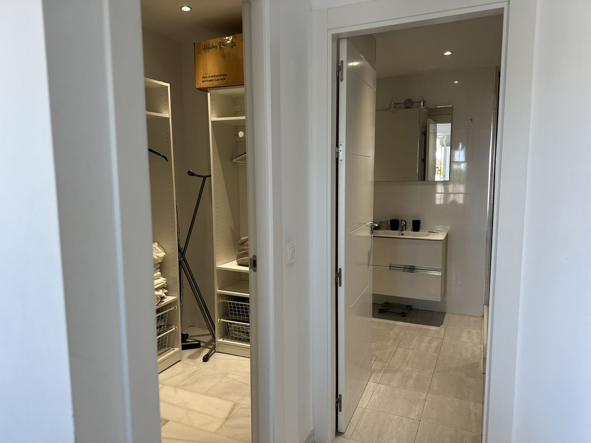 Appartement te koop in Fuengirola | 4 slaapkamers H5325058