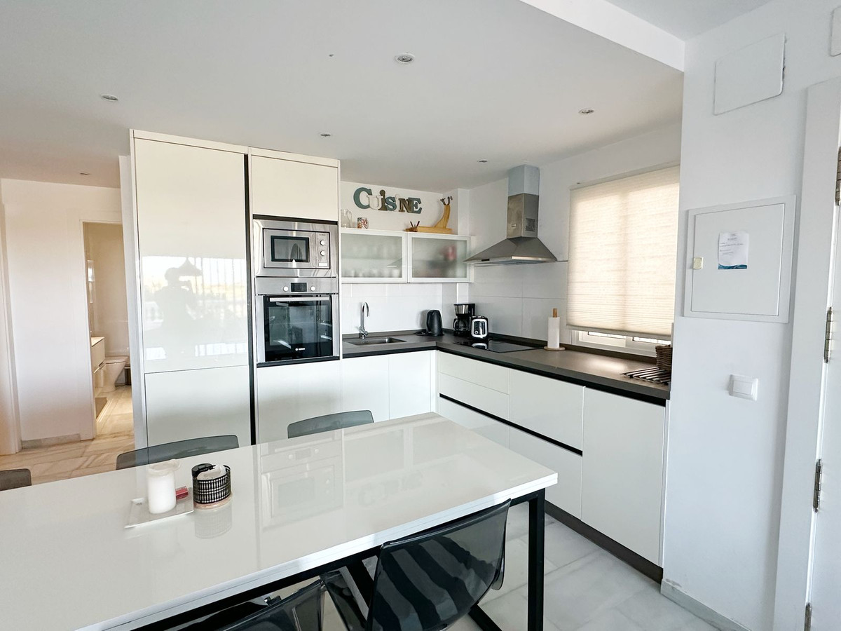 Appartement te koop in Fuengirola | 4 slaapkamers H5325058