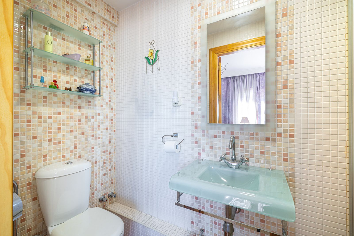 Appartement te koop in Fuengirola | 2 slaapkamers H5327677